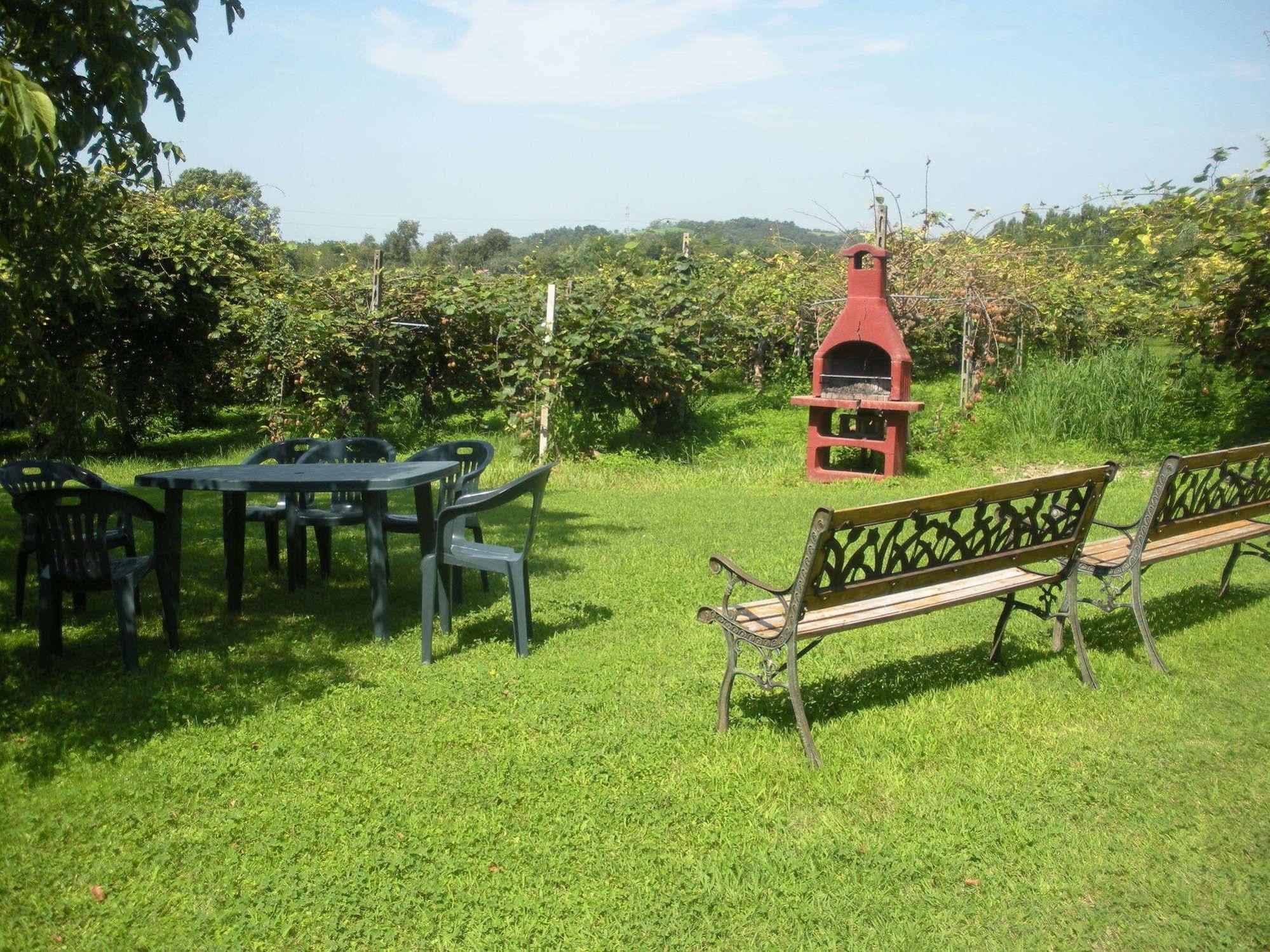 Agriturismo Gardenali โวลตา มันโตวานา ภายนอก รูปภาพ